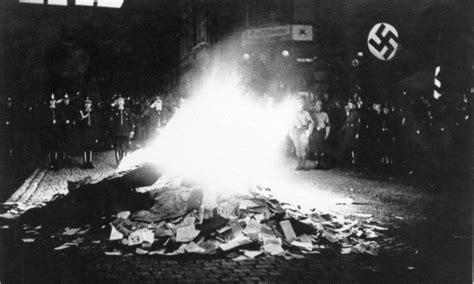 Segunda Guerra Mundial Queima De Livros Pelos Nazistas De 10 De Maio De 1933 Imago História