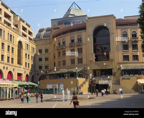 JOHANNESBURG Nelson Mandela Square in Sandton. Photo Tony Gale Stock ...