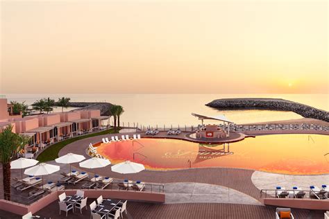 Fairmont Fujairah Beach Resort launches daycation deal | Hotels, Travel ...