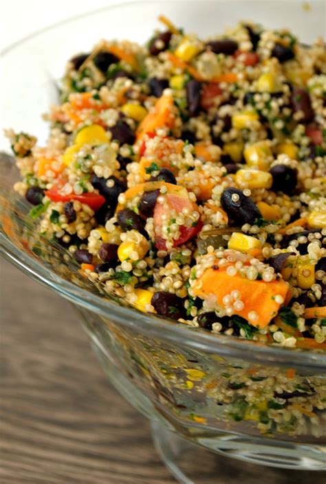 Salada de Quinoa e Feijão Preto