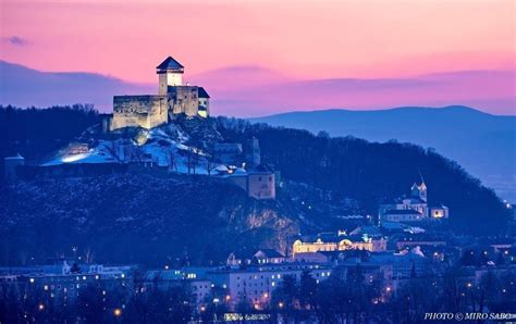 Solve Je T Jednou Tren Nsk Hrad Slovensko Jigsaw Puzzle Online With