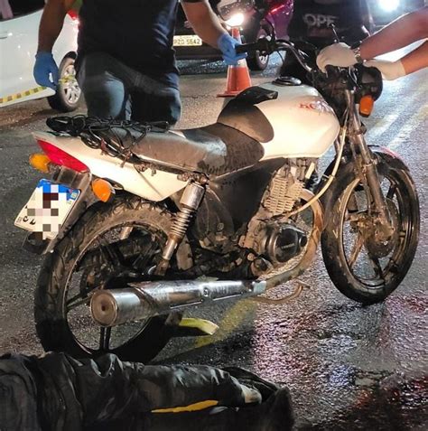 Motociclista morre atropelado por ônibus ao ultrapassar ônibus em