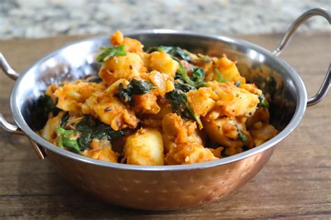 Potato Spinach Curry Vegetarian Dish Aloo Palak Indian Recipe