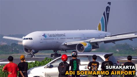 Menit Nonton Pesawat Haji Takeoff Landing Di Bandara Adi Soemarmo