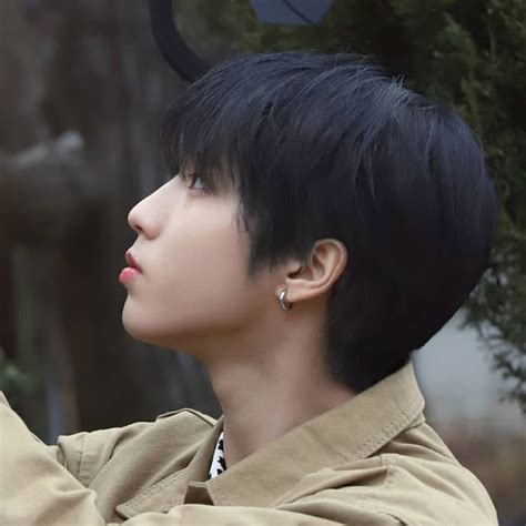 하AN • Han Jisung on Instagram: "Let's start a new series called "Jisung ...