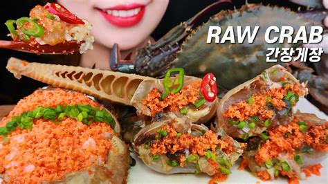 ASMR SOY SAUCE MARINATED RAW CRAB FLYING FISH ROE 간장게장 먹방 EATING