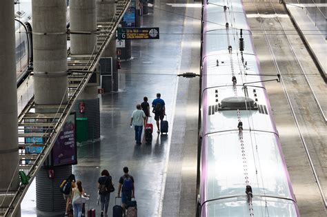 Guía Para Adquirir El Nuevo Abono Gratuito De Renfe