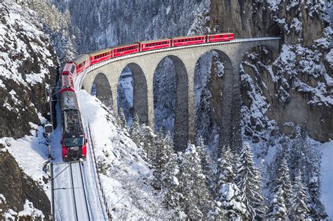 5 Scenic Routes To Discover In Switzerland By Train - TravelWarm