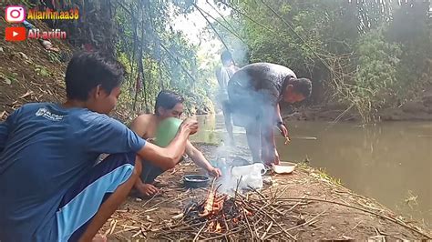 Mancing Dan Bakar Ikan Di Pinggir Sungai Udang Lemuru Bakar