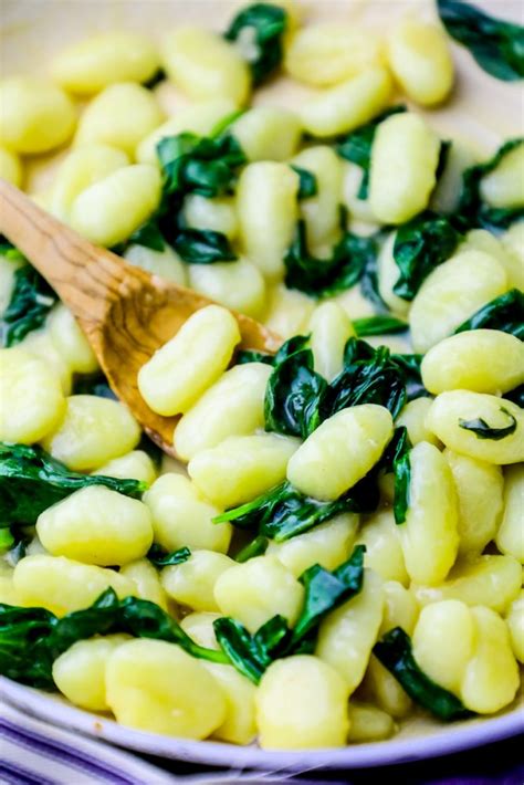 One Pot Creamy Spinach Parmesan Gnocchi Recipe