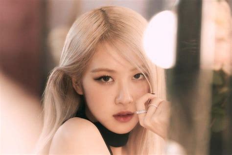 Blackpink S Rosé Becomes 1st Female K Pop Soloist Ever To Enter Uk S Official Singles Chart Soompi