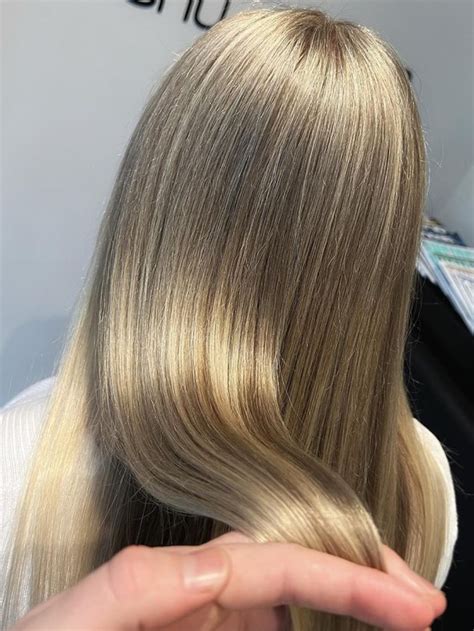 Jules Shiny Blonde Hair From Back Brisbanebestbeauty