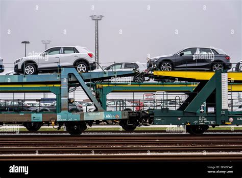 Eisenbahn autotransporter Fotos und Bildmaterial in hoher Auflösung