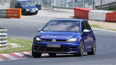 Volkswagen Golf R Spy Shots