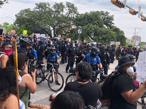 Demonstrations return to APD headquarters during full day of protests