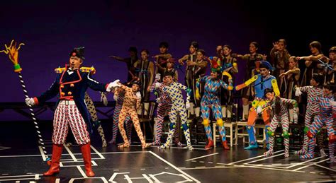 Alquiler de vestuario escénico para obras de teatro o espectáculos