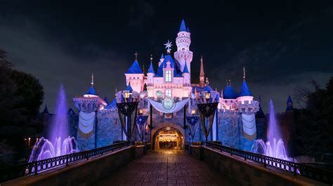 Disneyland will get its own 'Avatar experience,' Disney CEO Bob Iger ...