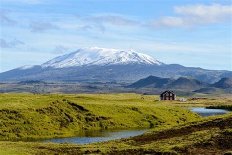 5 of the very hottest volcano tours in Iceland - Routes North