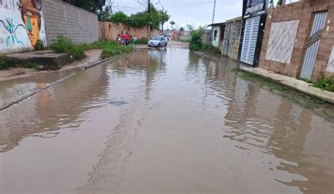 Ilhados após chuvas moradores da Rua do Telégrafo pedem solução às