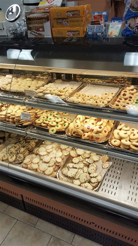 BOULANGERIE LASALLE Bakeries 1550 Boulevard Daniel Johnson Laval