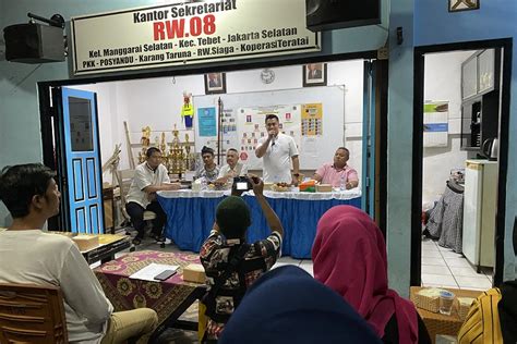 Bacaleg Perindo Diska Resha Putra Bagi Bagi Kta Asuransi Ke Warga