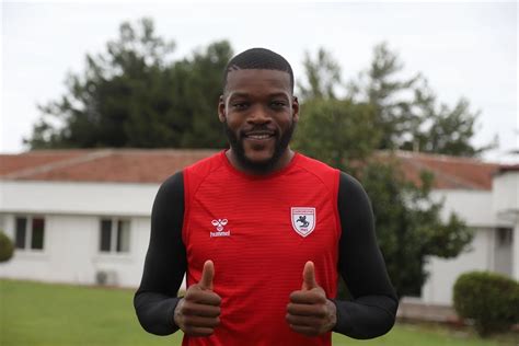 Yılport Samsunspor un yeni transferi Olivier Ntcham taklalarıyla