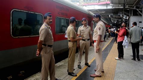 India Maharashtra Train Shooting Four Dead After Railway Officer