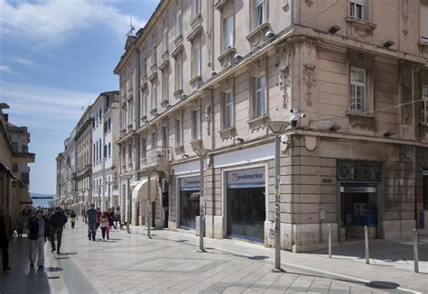 Slobodna Dalmacija Prodaju se stanovi u ovoj kući u Marmontovoj