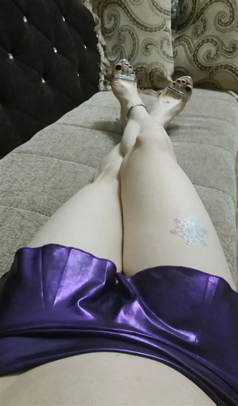 A Slutty Babe Lies On The Couch 7 Nude Pics XHamster