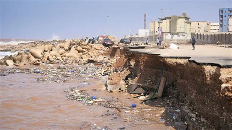 Der Tag Flutkatastrophe In Libyen Mehr Als Tote Allein In Derna