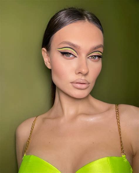 Lyubov Miroshnichenko Swag Makeup Bronze Makeup Look Artistry Makeup