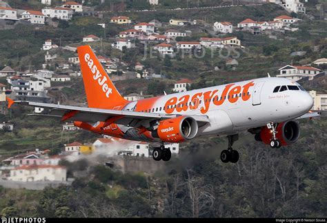 G EZBI Airbus A319 111 EasyJet Nelson Sousa JetPhotos