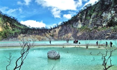 Kawah Putih Bandung Keindahan Objek Wisata Bak Di Negeri Dongeng