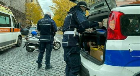 Roma Coppia Investita Da Un Auto In Via Di Tor Tre Teste Muore Enne