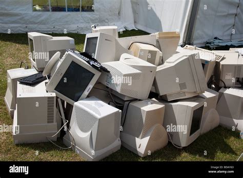 Old computer monitor hi-res stock photography and images - Alamy