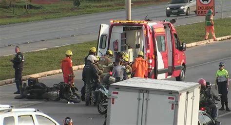 Agente do Detran fica ferido após acidente motocicleta da PM na