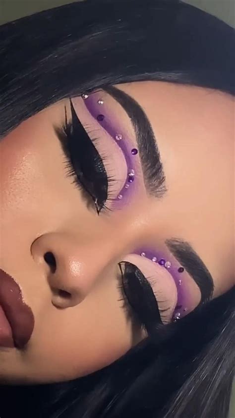 Pin By Valentina Antonella On Maquillaje De Ojos In Purple