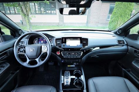 2021 Honda Pilot Black Edition. Mature and Spacious