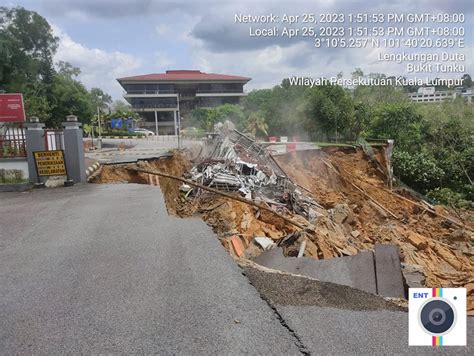 Tanah Runtuh Bukit Tunku Paip Pecah Dalam Tanah Mungkin Jadi Punca