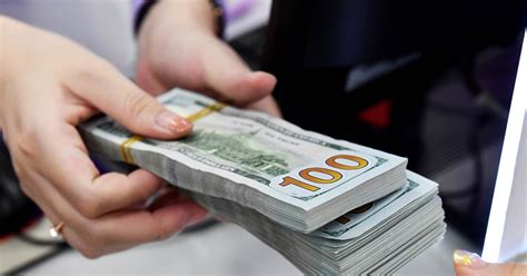 usd exchange rate hits record high selling price reaches  vndusd