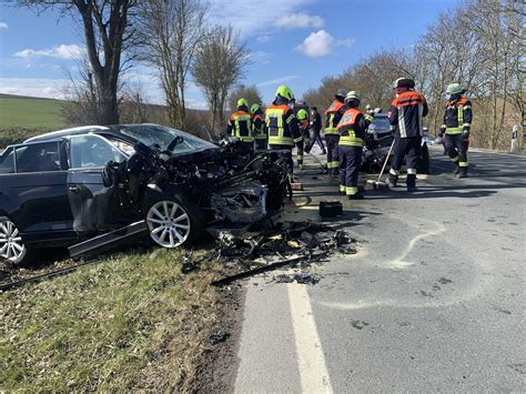 Unterfranken Zwei Schwerverletzte Bei Unfall Auf B