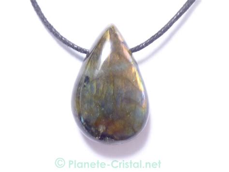 Labradorite pierre percee Vertus Lithothérapie Planète Cristal