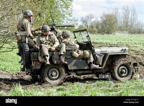 Us Army Jeep Hi Res Stock Photography And Images Alamy