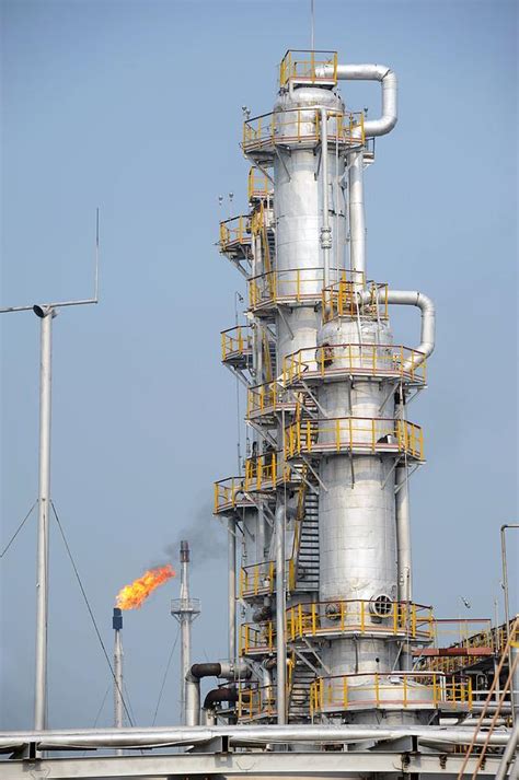 Fluid Catalytic Cracker At An Oil Photograph By Science Photo Library