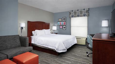 Hotels in Beaumont, Texas - Hampton Inn Beaumont