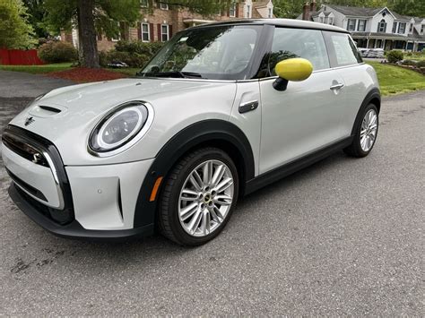 Car Review The Mini Cooper Se Hardtop Door Is An Ev That Infuses Fun