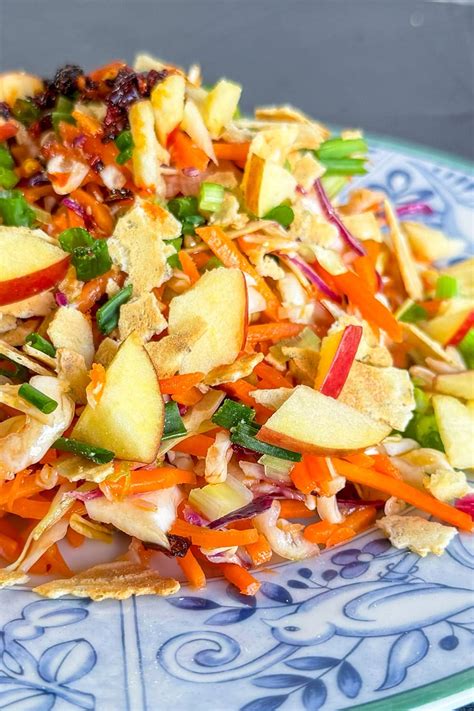 Easy Asian Coleslaw Recipe (5-Min, Spicy & Crunchy) - Two Kooks In The ...