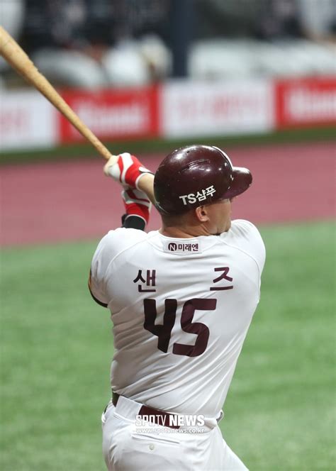 스포츠타임 시선 홈런 타점 장타율 1위 샌즈 조용히 강한 Mvp 후보