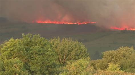 Incendies plus de 1 700 hectares brûlés aux monts dArrée dans le