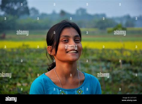 Fille Souriante Visages Heureux Banque De Photographies Et D’images à Haute Résolution Alamy